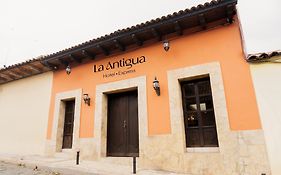 Hotel La Antigua Express